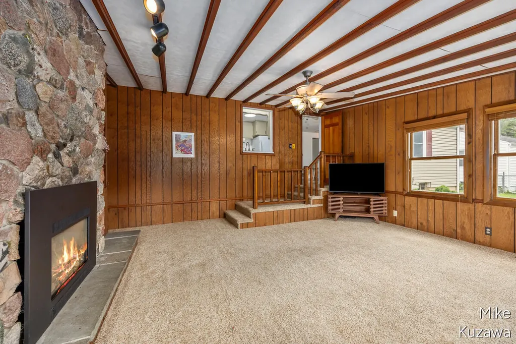 3901 Suburban Shores Drive NE Plainfield Charter Township MI 49525