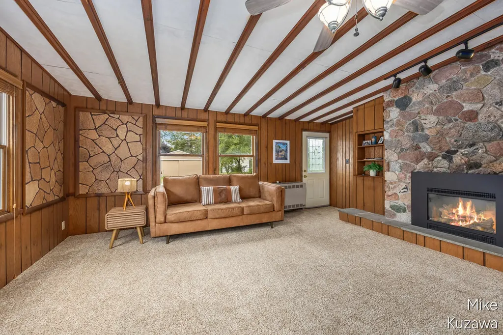 3901 Suburban Shores Drive NE Plainfield Charter Township MI 49525