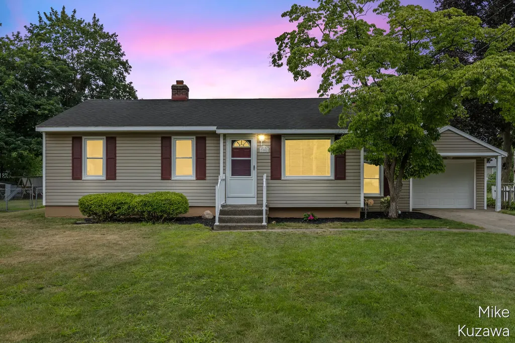 3901 Suburban Shores Drive NE Plainfield Charter Township MI 49525