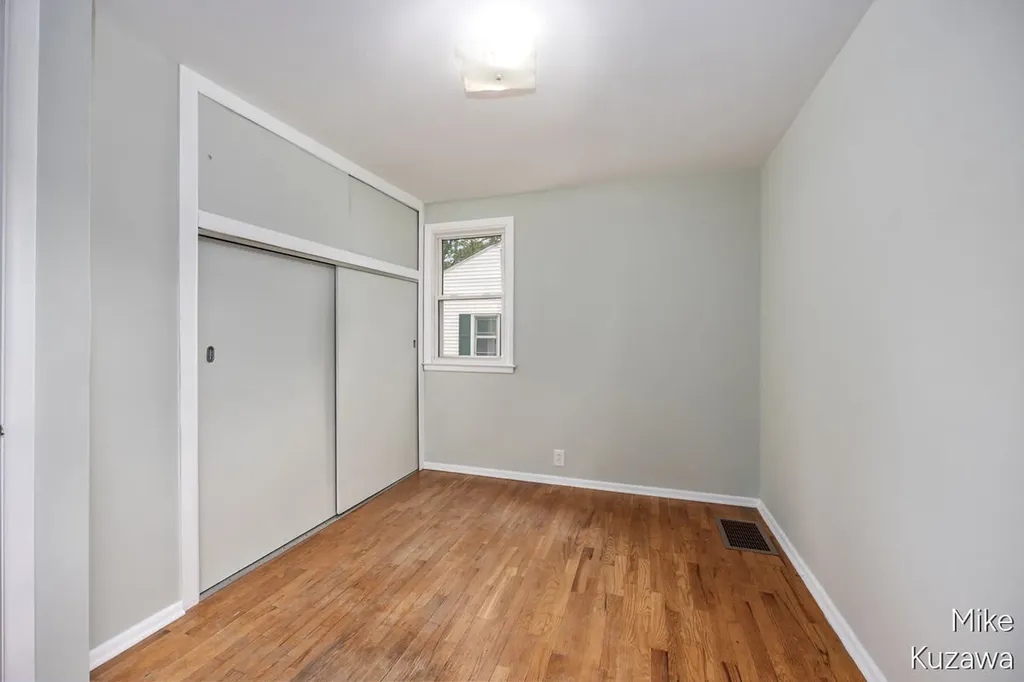 3901 Suburban Shores Drive NE Plainfield Charter Township MI 49525