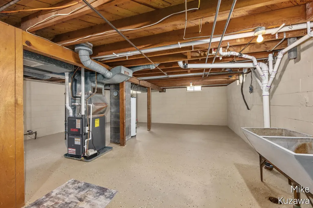 3901 Suburban Shores Drive NE Plainfield Charter Township MI 49525