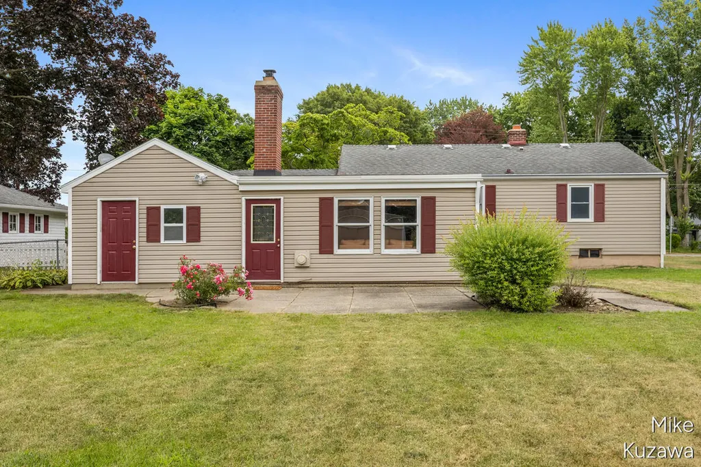 3901 Suburban Shores Drive NE Plainfield Charter Township MI 49525