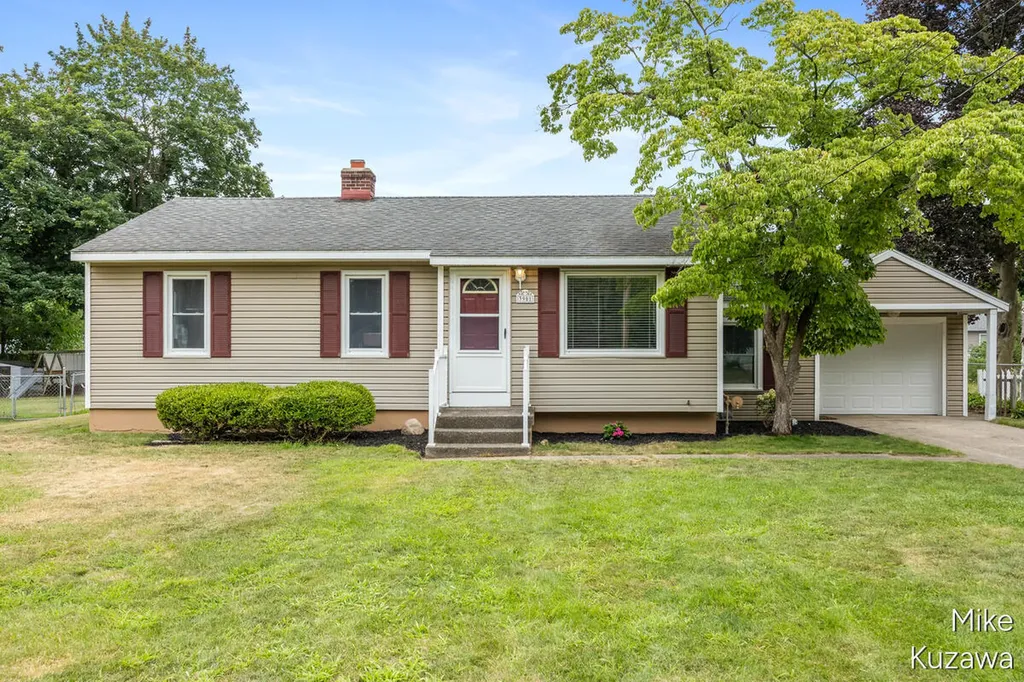 3901 Suburban Shores Drive NE Plainfield Charter Township MI 49525