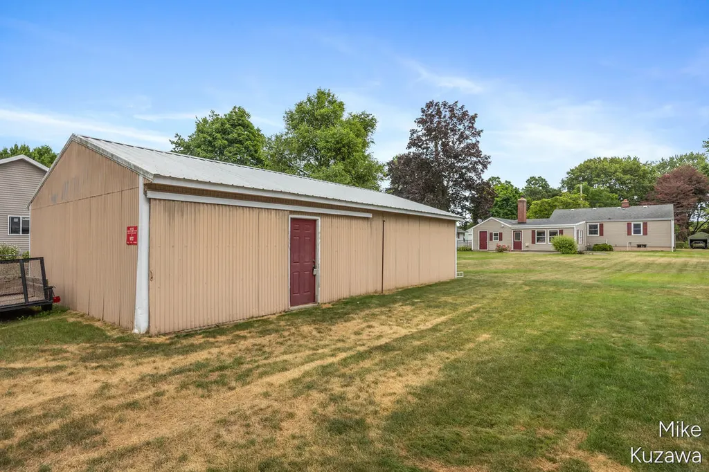3901 Suburban Shores Drive NE Plainfield Charter Township MI 49525