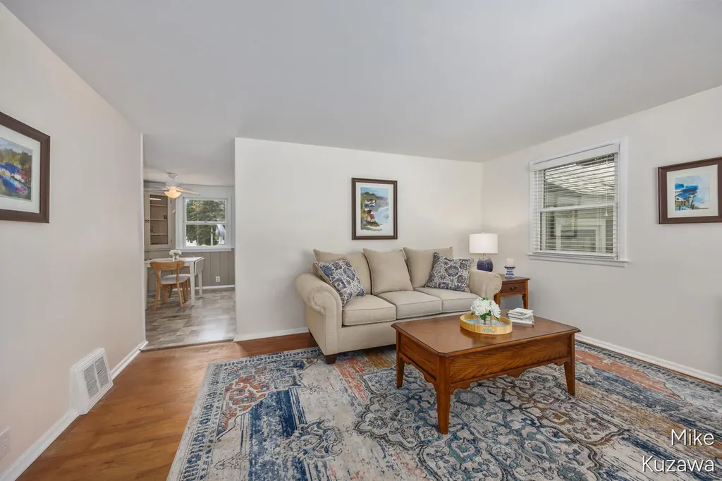 3901 Suburban Shores Drive NE Plainfield Charter Township MI 49525