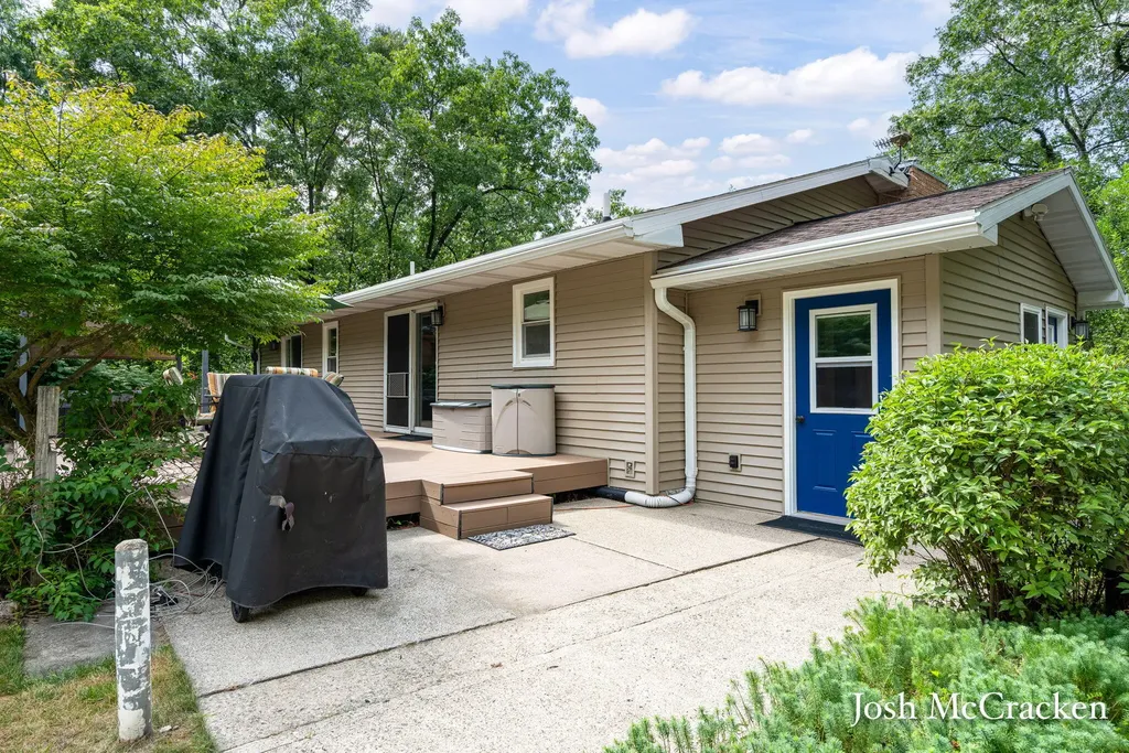 9665 Black Oak Drive Berlin Township MI 49331