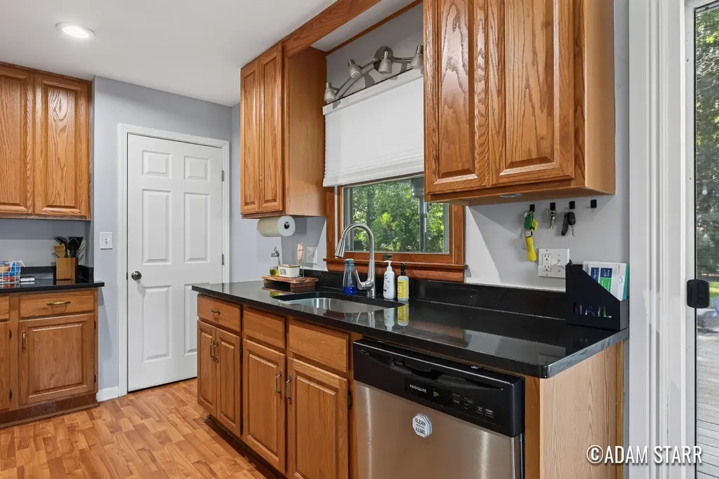 15171 155th Avenue Grand Haven Charter Township MI 49417