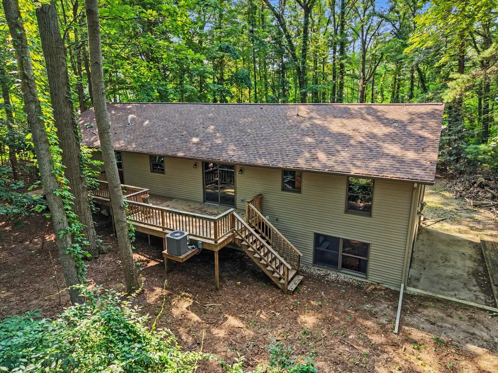 16137 Comstock Street Grand Haven Charter Township MI 49417