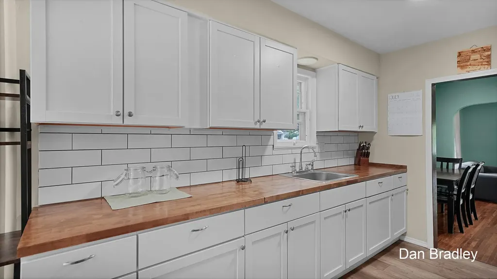 3056 Effie Place NE Grand Rapids City MI 49505