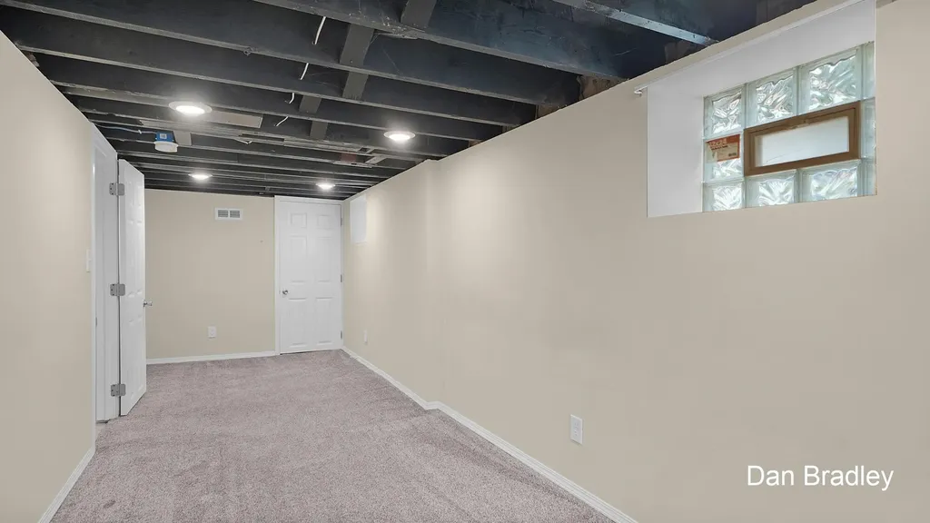 3056 Effie Place NE Grand Rapids City MI 49505