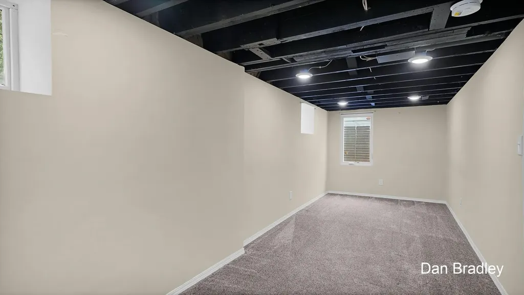 3056 Effie Place NE Grand Rapids City MI 49505