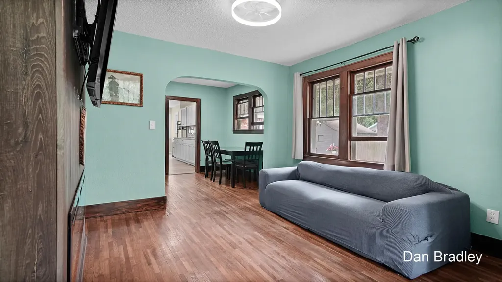 3056 Effie Place NE Grand Rapids City MI 49505