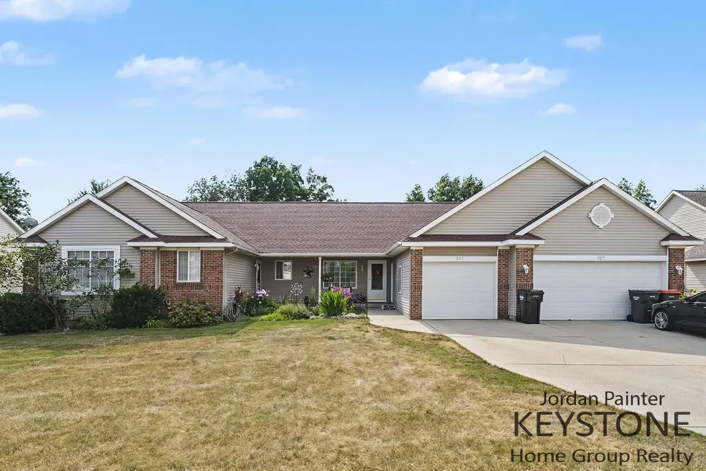 2117 Kinnrow Avenue NW Walker City MI 49534