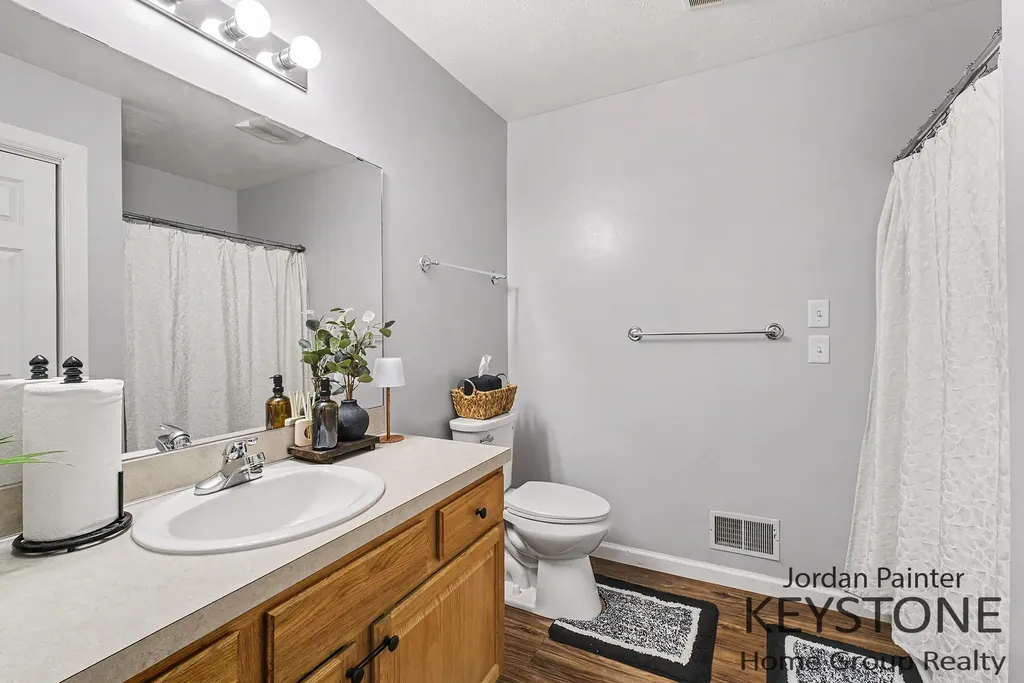 2117 Kinnrow Avenue NW Walker City MI 49534