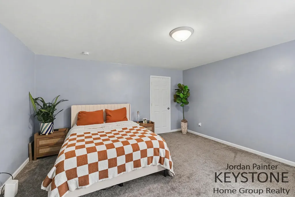 2117 Kinnrow Avenue NW Walker City MI 49534