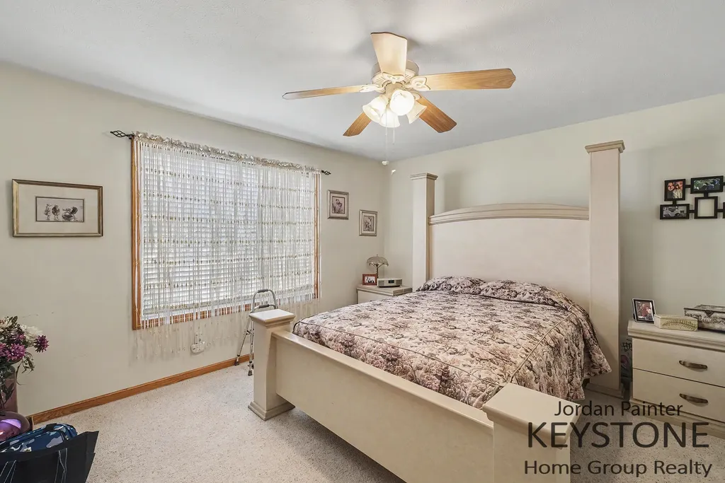 2117 Kinnrow Avenue NW Walker City MI 49534
