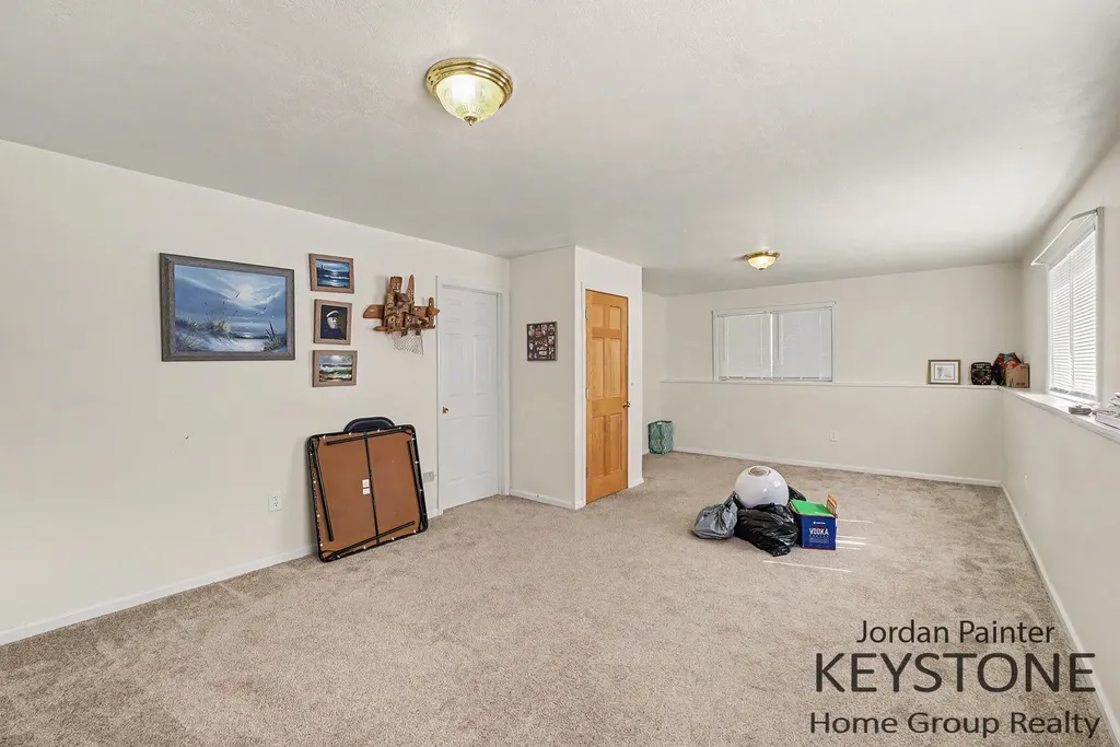 2117 Kinnrow Avenue NW Walker City MI 49534