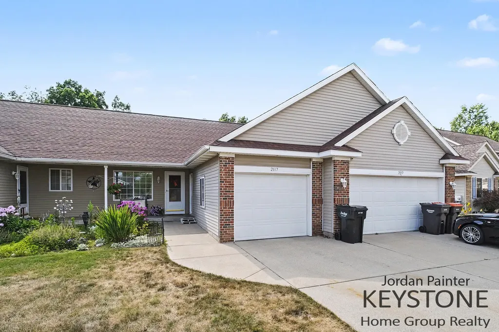2117 Kinnrow Avenue NW Walker City MI 49534