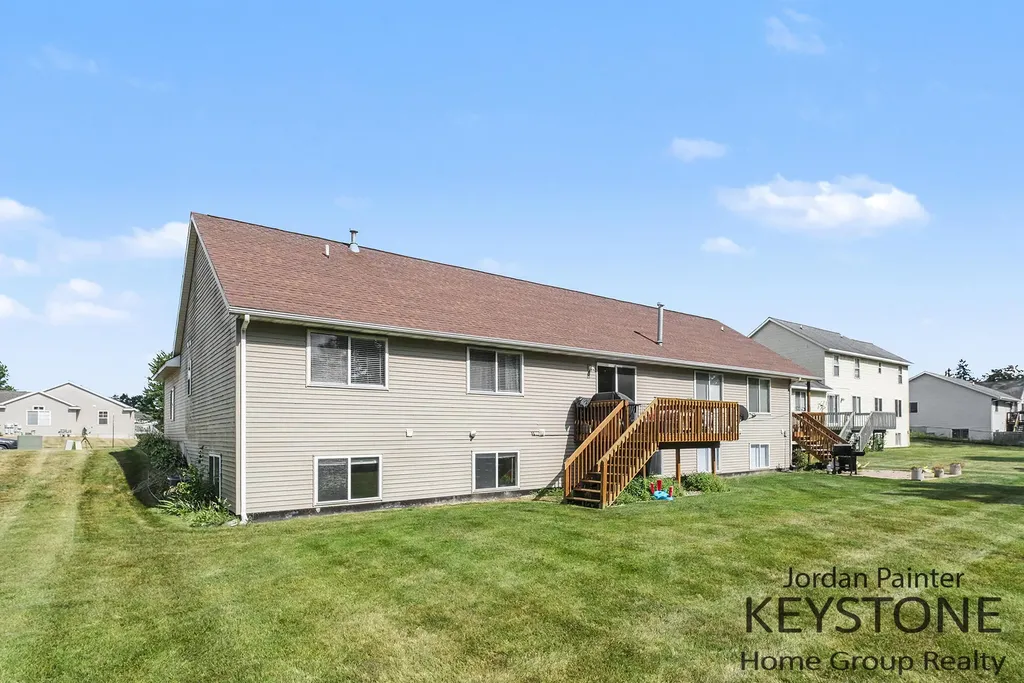 2117 Kinnrow Avenue NW Walker City MI 49534