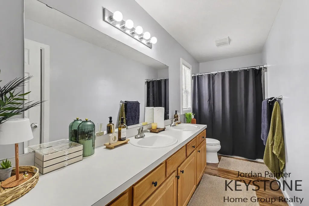 2117 Kinnrow Avenue NW Walker City MI 49534