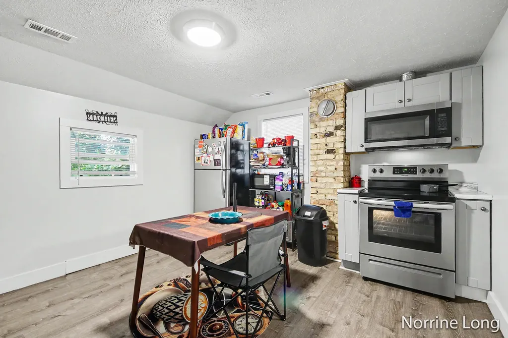 214 Delaware Street SE Grand Rapids City MI 49507