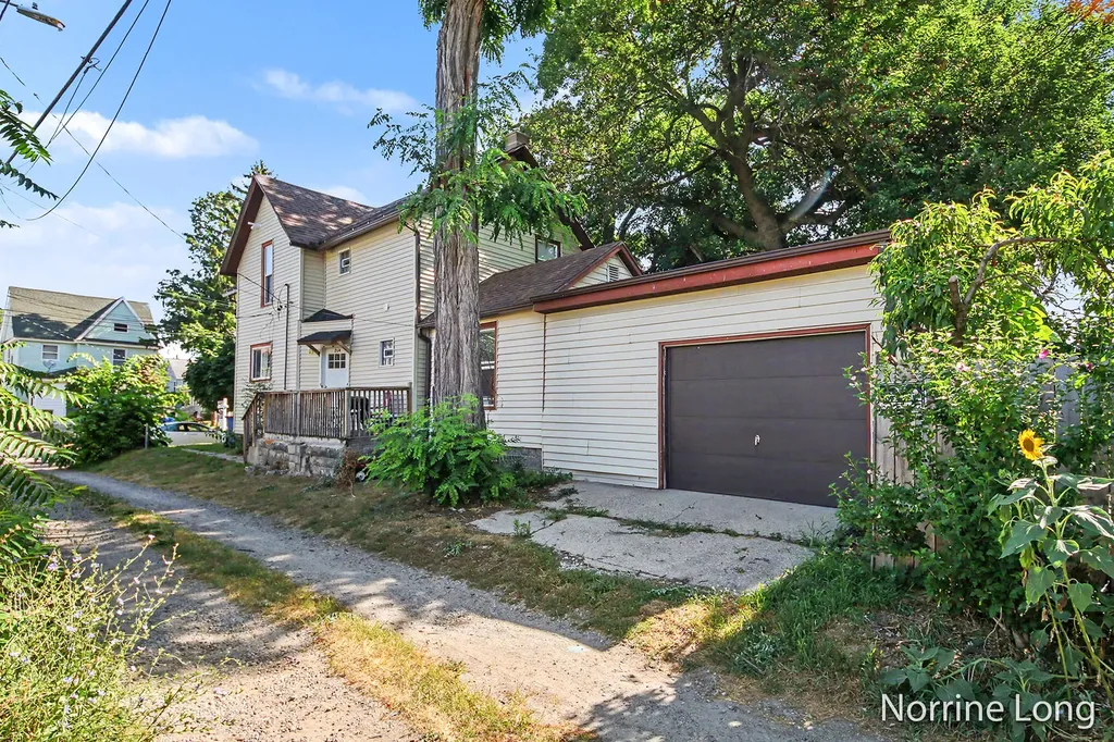 214 Delaware Street SE Grand Rapids City MI 49507