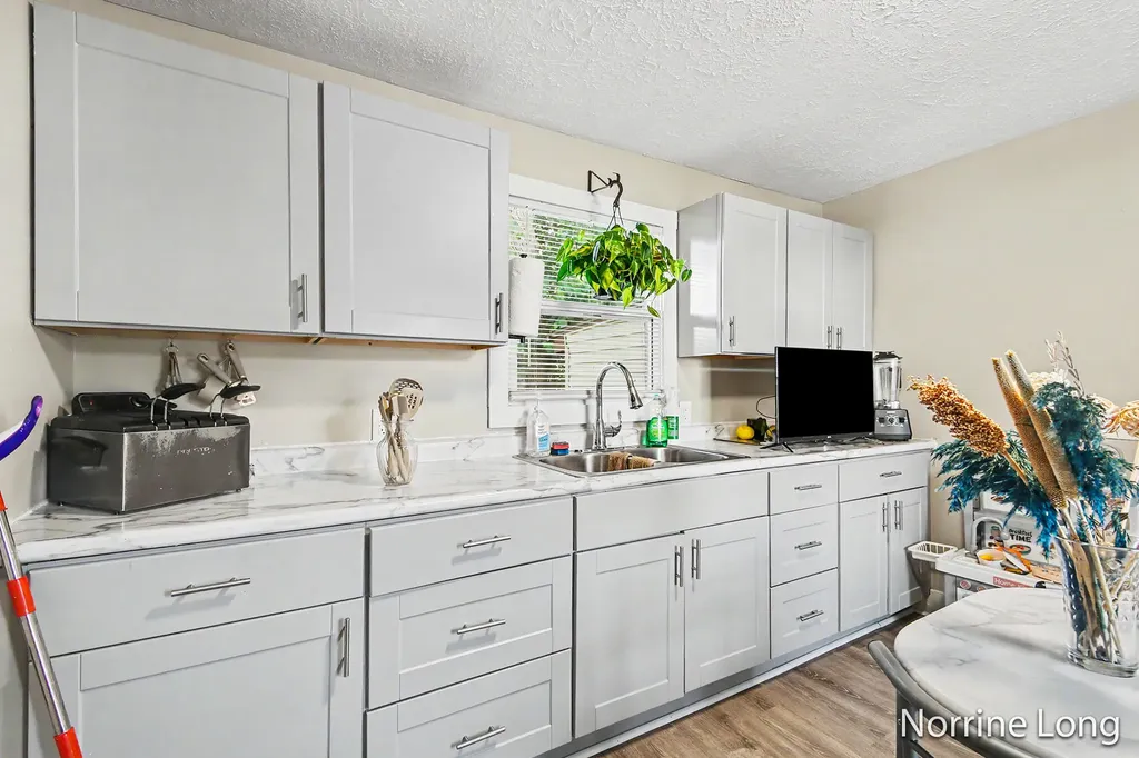 214 Delaware Street SE Grand Rapids City MI 49507