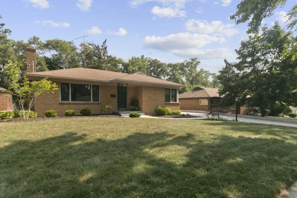 1701 8th Street NW Grand Rapids City MI 49504