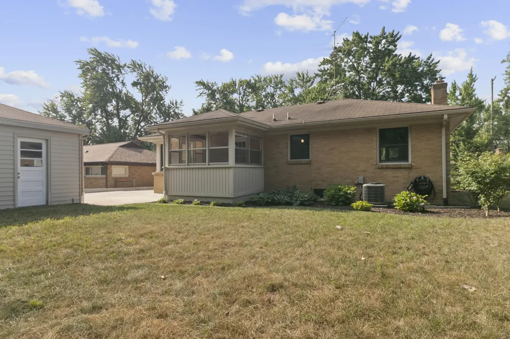 1701 8th Street NW Grand Rapids City MI 49504