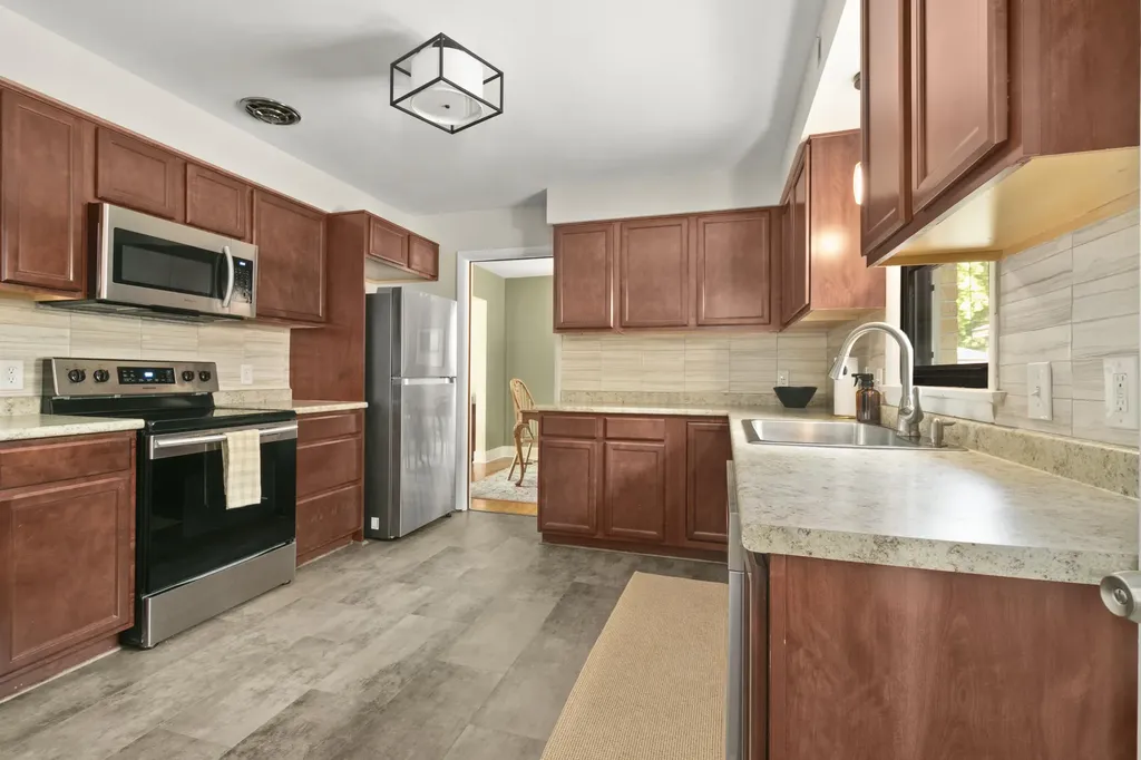 1701 8th Street NW Grand Rapids City MI 49504