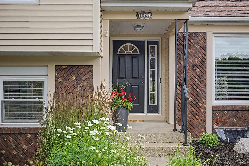1823 S Norwalk Drive SE Grand Rapids City MI 49508