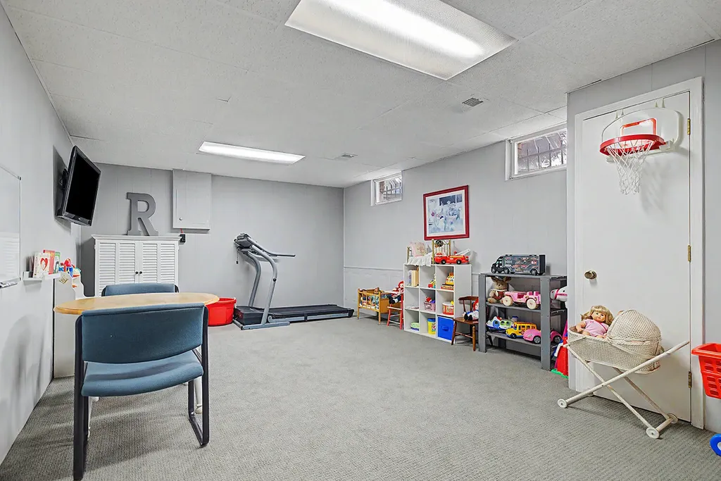 1823 S Norwalk Drive SE Grand Rapids City MI 49508