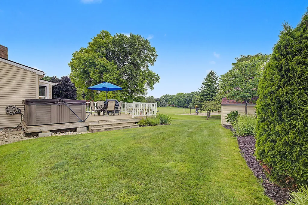 1823 S Norwalk Drive SE Grand Rapids City MI 49508