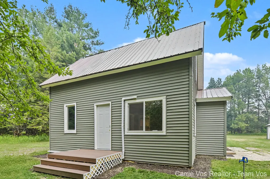 3251 E 46 Road Cherry Grove Township MI 49601