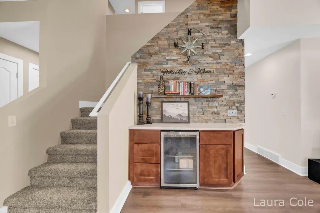 5643 W Sandalwood Circle Norton Shores City MI 49441