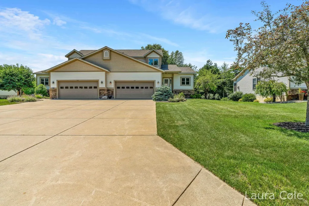 5643 W Sandalwood Circle Norton Shores City MI 49441