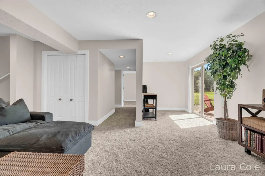 5643 W Sandalwood Circle Norton Shores City MI 49441