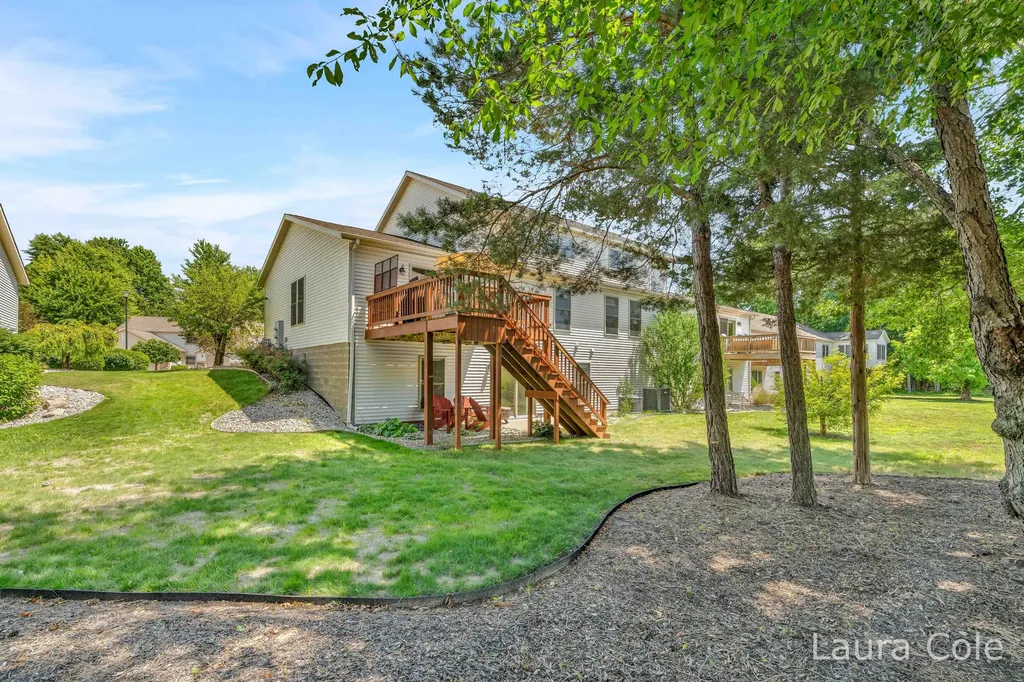 5643 W Sandalwood Circle Norton Shores City MI 49441