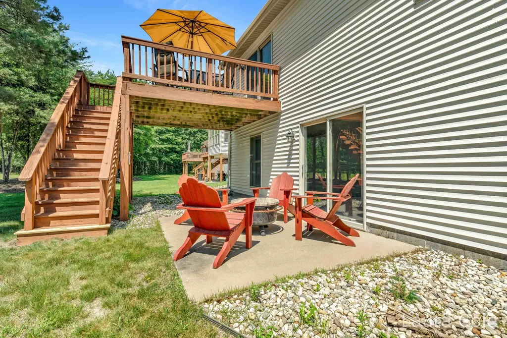 5643 W Sandalwood Circle Norton Shores City MI 49441
