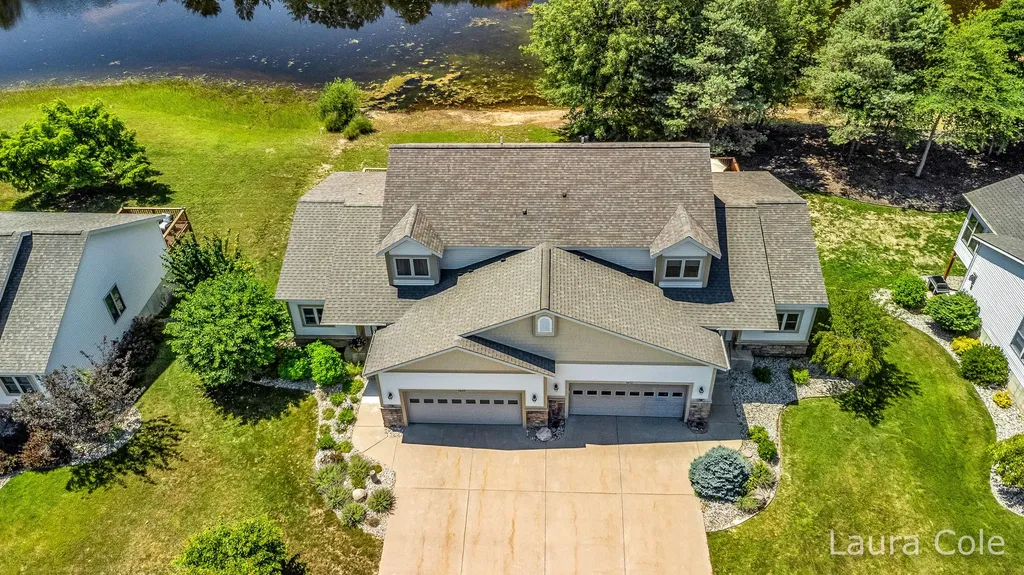 5643 W Sandalwood Circle Norton Shores City MI 49441