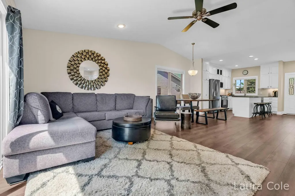 5643 W Sandalwood Circle Norton Shores City MI 49441