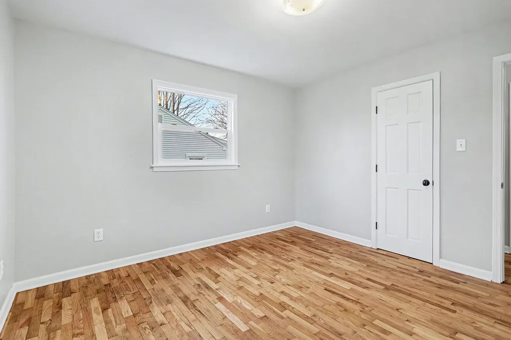 1048 S Kalamazoo Avenue Marshall City MI 49068