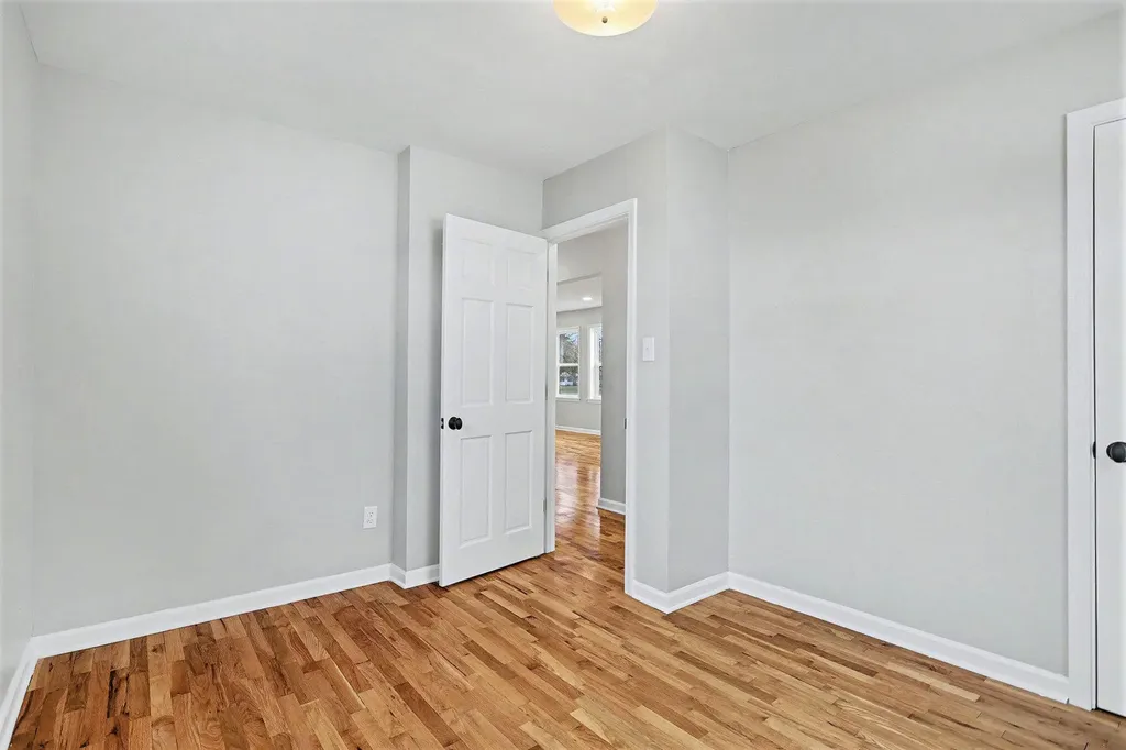 1048 S Kalamazoo Avenue Marshall City MI 49068