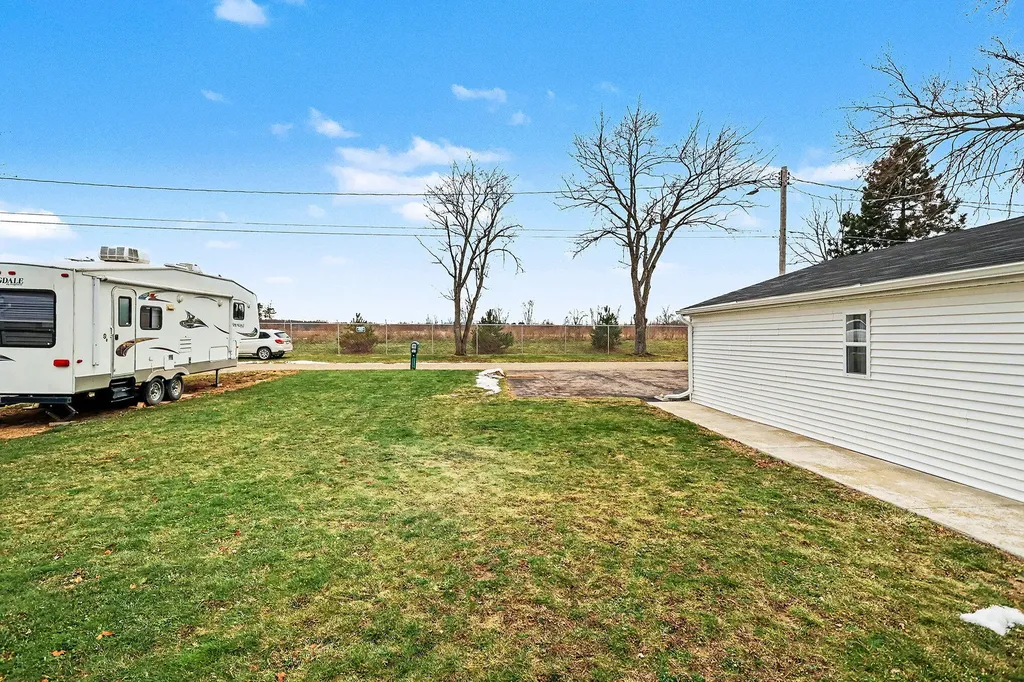 1048 S Kalamazoo Avenue Marshall City MI 49068