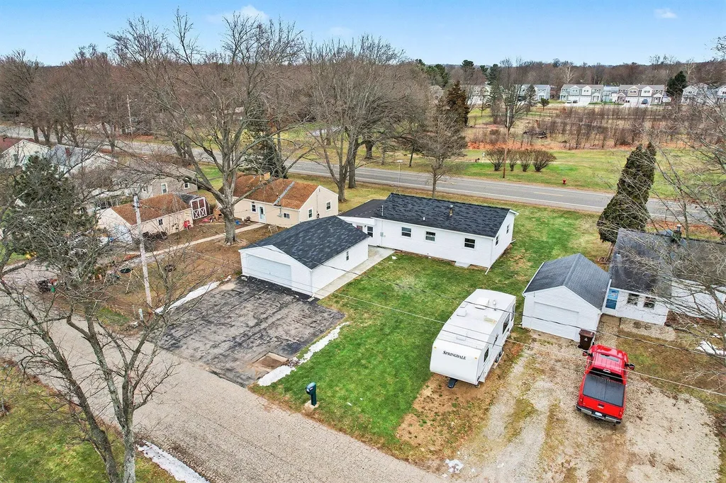 1048 S Kalamazoo Avenue Marshall City MI 49068