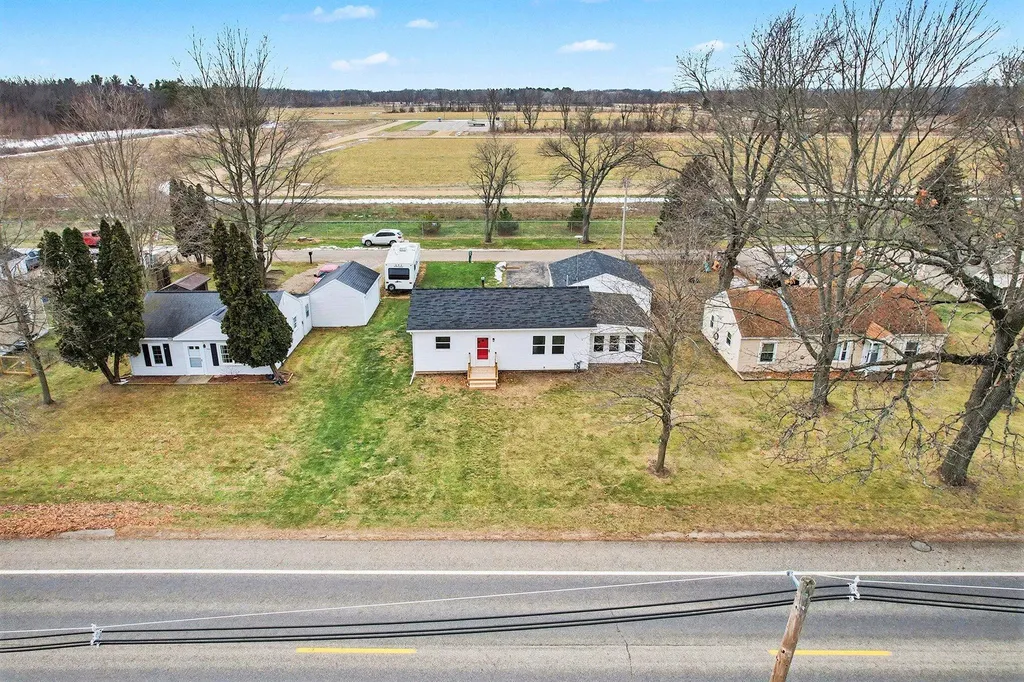1048 S Kalamazoo Avenue Marshall City MI 49068