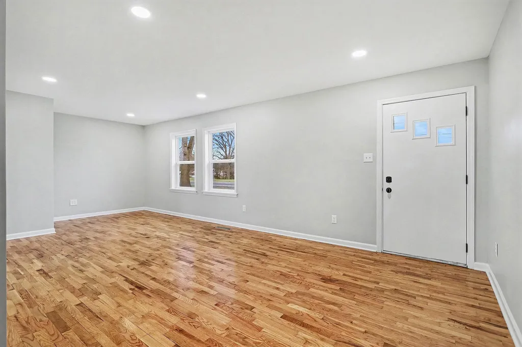 1048 S Kalamazoo Avenue Marshall City MI 49068