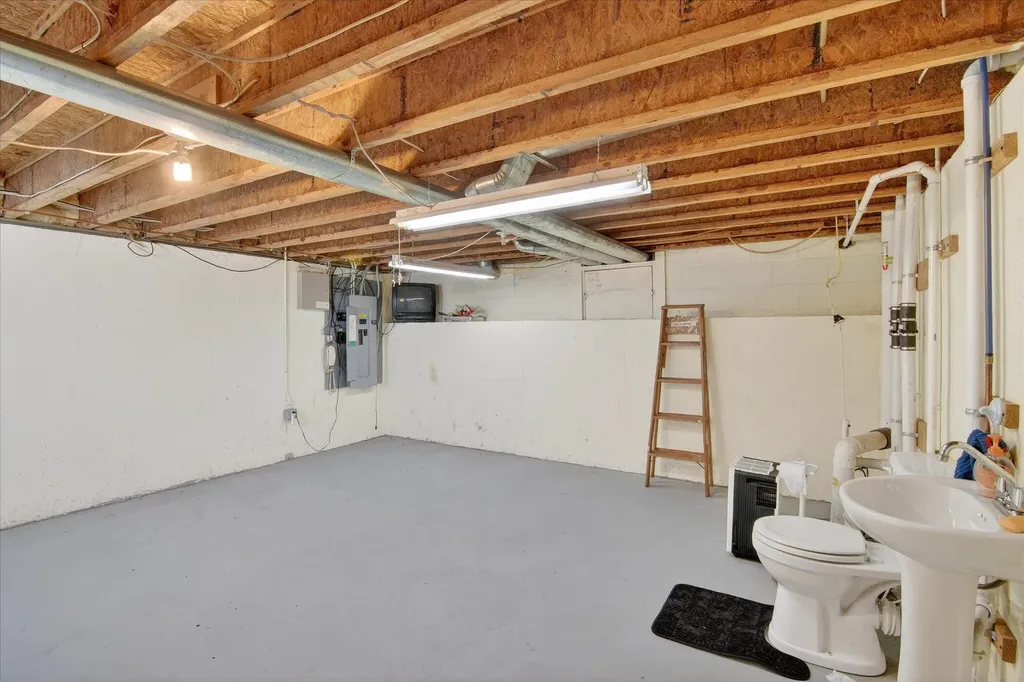 289 Lyon Lake Road Fredonia Township MI 49068
