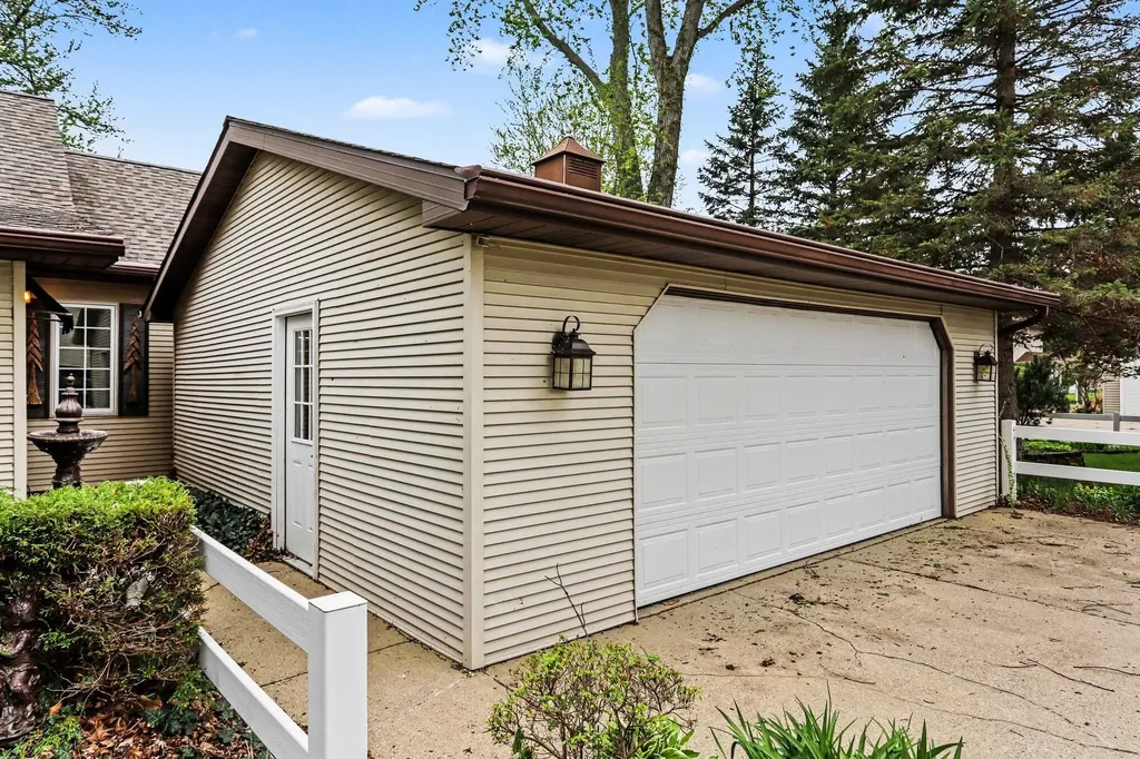 289 Lyon Lake Road Fredonia Township MI 49068