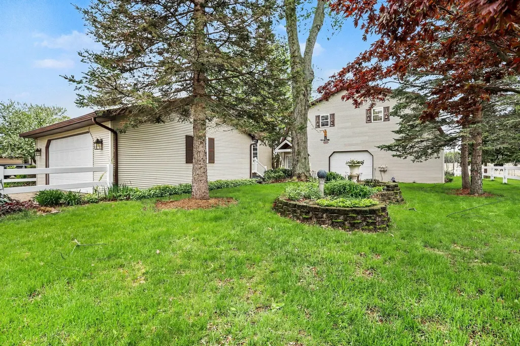 289 Lyon Lake Road Fredonia Township MI 49068